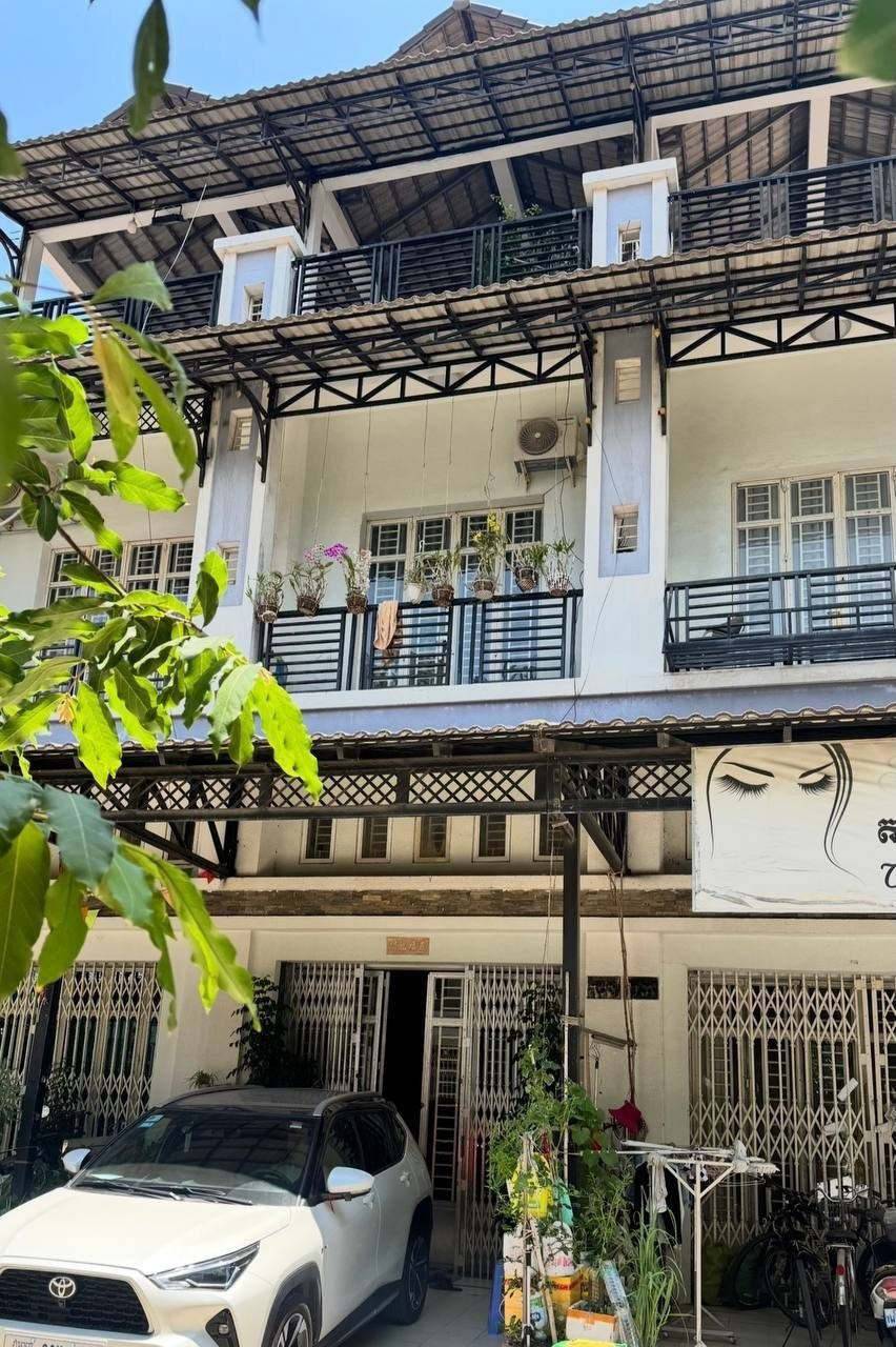 Flathouse for rent - ​​Borey Sambath Mean Heng 3